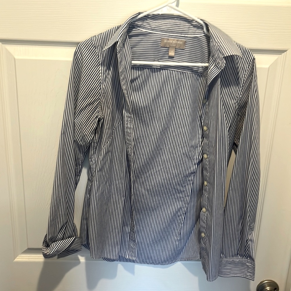 Banana republic non iron shirt, size 4